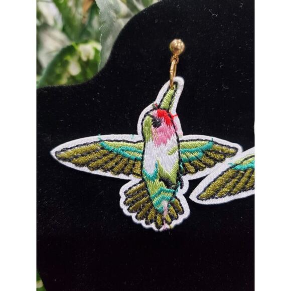 Women's Multicolor Bird's Shape Stylish Partywear Stylish Fabric Earrings Set - Picture 3 of 6